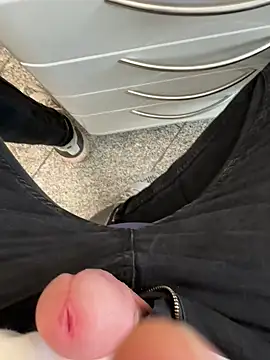 kareem0010 online show from 02/21/25, 09:13