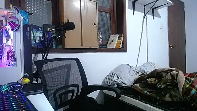 esjrobles online show from 12/17/24, 02:44
