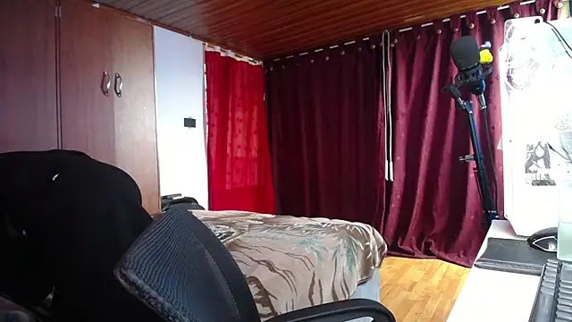 esjrobles online show from 03/15/25, 04:54