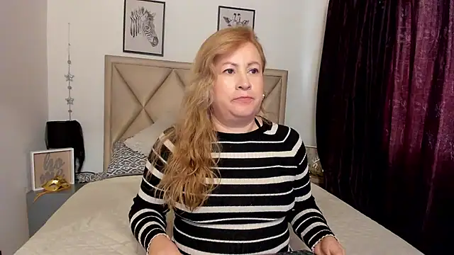 Snapshot of MonyCassius chatting on 11/24/25, 12:16 MonyCassius online show from 11/24/25, 12:16