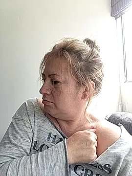Snapshot of MonyCassius chatting on 04/19/26, 02:38 MonyCassius online show from 04/19/26, 02:38
