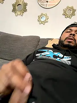 Snapshot of joselo8888 chatting on 11/17/25, 11:21 joselo8888 online show from 11/17/25, 11:21