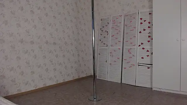 bellaa love  online show from 06/14/26, 02:24