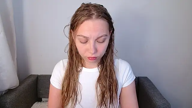 bellaa love  online show from 06/30/26, 11:50