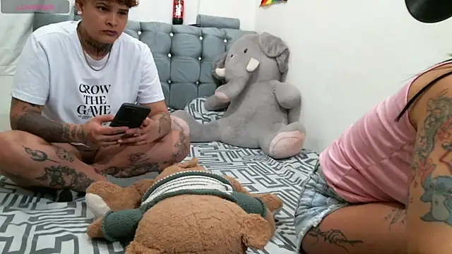 pamelaykamila online show from 11/23/25, 08:08