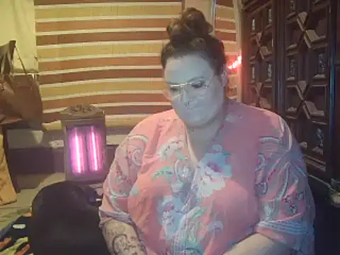 MsWetWetJones online show from 02/19/25, 06:43