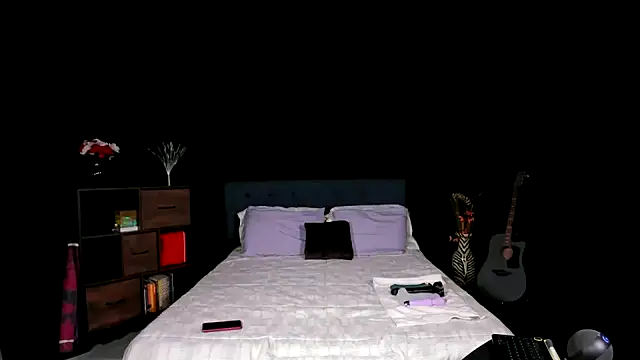 NinaRiveraXO online show from 09/24/25, 02:04