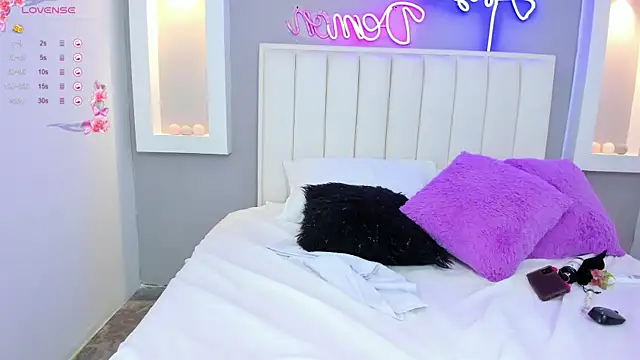 JessicaMilan online show from 12/04/24, 02:59