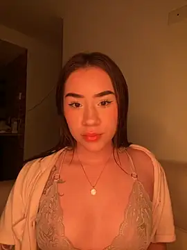 Snapshot of Im_Valen_Cute chatting on 09/28/25, 05:57 Im Valen Cute online show from 09/28/25, 05:57