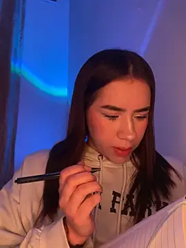 Snapshot of Im_Valen_Cute chatting on 10/26/25, 12:49 Im Valen Cute online show from 10/26/25, 12:49