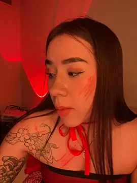 Snapshot of Im_Valen_Cute chatting on 11/01/25, 04:36 Im Valen Cute online show from 11/01/25, 04:36