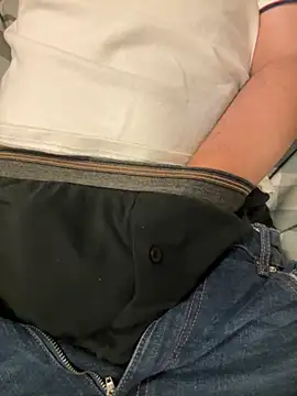 Snapshot of Dan8736 chatting on 10/20/25, 08:31 Dan8736 online show from 10/20/25, 08:31