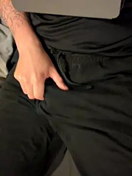 Snapshot of Dan8736 chatting on 11/24/25, 07:13 Dan8736 online show from 11/24/25, 07:13