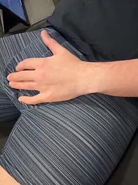 Snapshot of Dan8736 chatting on 12/13/25, 08:58 Dan8736 online show from 12/13/25, 08:58