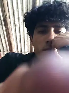 Snapshot of alexander32r chatting on 09/26/25, 01:20 alexander32r online show from 09/26/25, 01:20