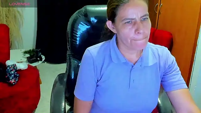 Milf karlye online show from 11/26/25, 02:01