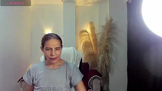 Milf karlye online show from 06/06/26, 03:33