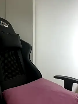 Thalibunny online show from 10/18/25, 08:20