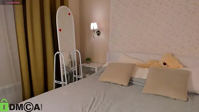 Jennifer Wadee online show from 07/07/26, 10:14
