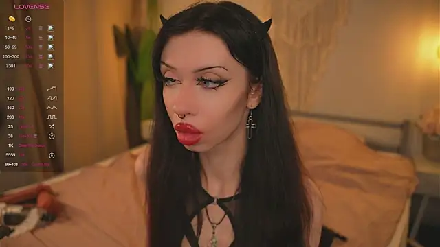 Devilsss toy online show from 10/21/25, 04:19