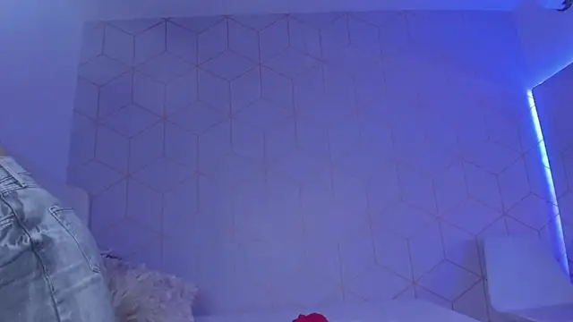 SaraWesst online show from 03/04/25, 12:44