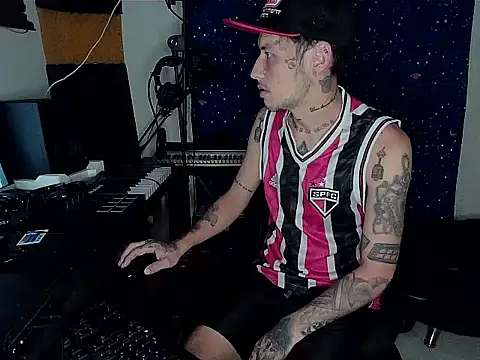 Snapshot of patrik_tattoo_ chatting on 12/10/24, 12:17 patrik tattoo online show from 12/10/24, 12:17