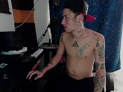 Snapshot of patrik_tattoo_ chatting on 12/11/24, 02:33 patrik tattoo online show from 12/11/24, 02:33