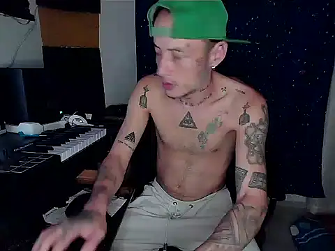 Snapshot of patrik_tattoo_ chatting on 01/19/25, 07:25 patrik tattoo online show from 01/19/25, 07:25