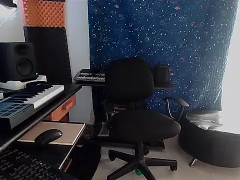 Snapshot of patrik_tattoo_ chatting on 01/25/25, 06:35 patrik tattoo online show from 01/25/25, 06:35