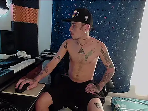 Snapshot of patrik_tattoo_ chatting on 01/26/25, 09:51 patrik tattoo online show from 01/26/25, 09:51