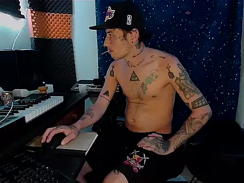 Snapshot of patrik_tattoo_ chatting on 02/27/25, 12:10 patrik tattoo online show from 02/27/25, 12:10