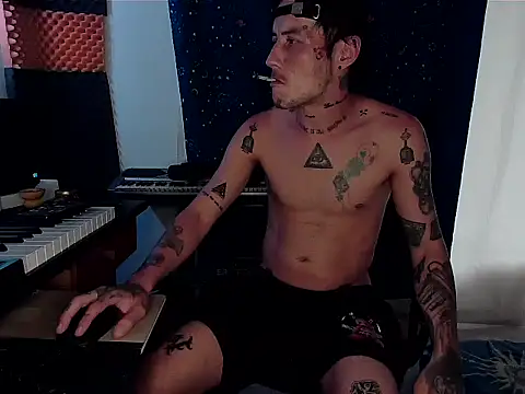 Snapshot of patrik_tattoo_ chatting on 03/04/25, 10:27 patrik tattoo online show from 03/04/25, 10:27