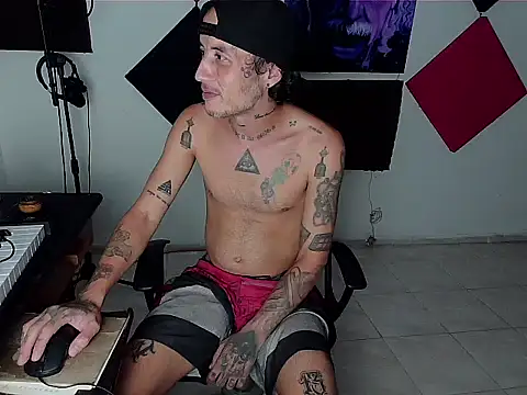 Snapshot of patrik_tattoo_ chatting on 10/17/25, 02:37 patrik tattoo online show from 10/17/25, 02:37