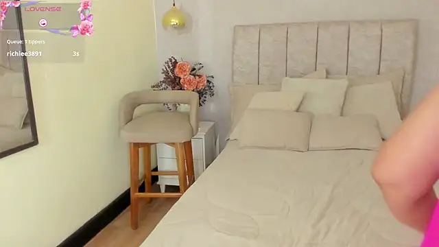 tutu milf online show from 06/13/26, 07:12