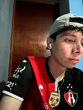 Omaaaaaaa00001 online show from 10/31/25, 06:42