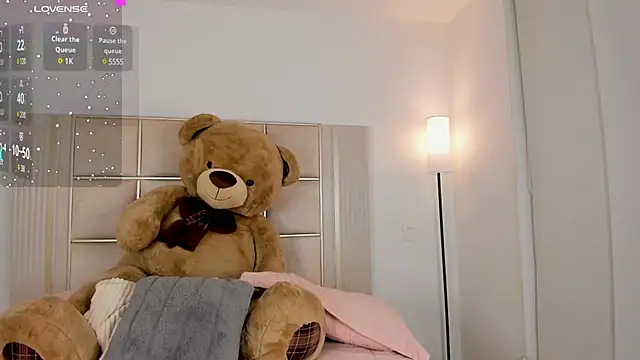 Snapshot of saraamiller_ chatting on 01/13/25, 07:32 saraamiller online show from 01/13/25, 07:32