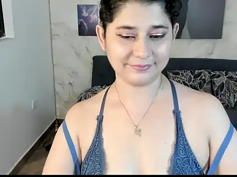 alinabozz1 online show from 06/08/26, 02:23