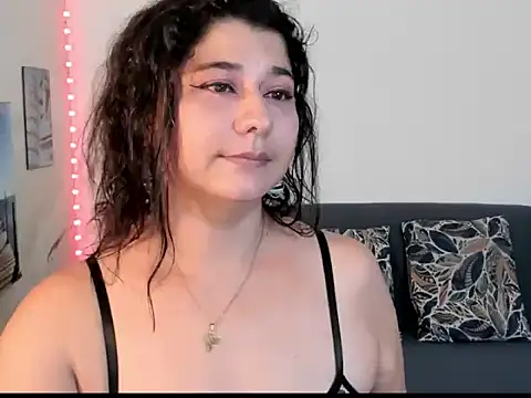alinabozz1 online show from 06/15/26, 09:50