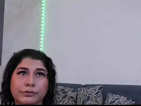 alinabozz1 online show from 06/25/26, 07:29
