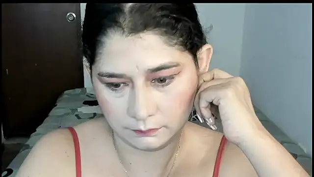 alinabozz1 online show from 07/12/26, 02:57