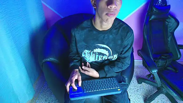 Snapshot of hares_mds chatting on 12/02/25, 03:40 hares mds online show from 12/02/25, 03:40