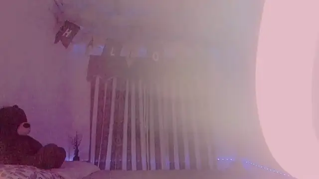 Snapshot of Lauu_G chatting on 10/12/25, 03:05 Lauu G online show from 10/12/25, 03:05