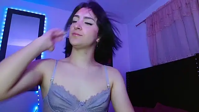 Triana Damelio online show from 09/19/25, 11:22