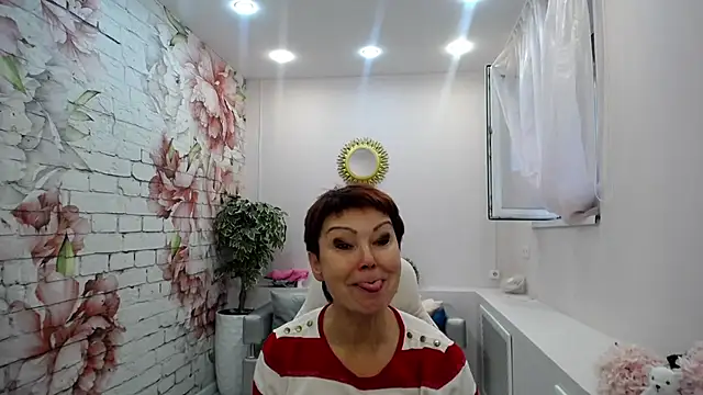 Snapshot of Cutie_Asya chatting on 10/27/25, 04:27 Cutie Asya online show from 10/27/25, 04:27