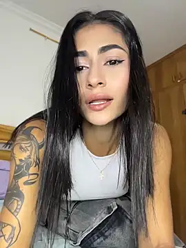 emilie xx  online show from 05/04/26, 03:35
