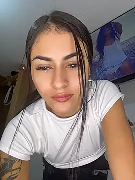 emilie xx  online show from 05/27/26, 02:41