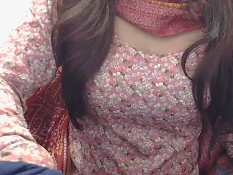 cutie-taara online show from 12/23/24, 06:11