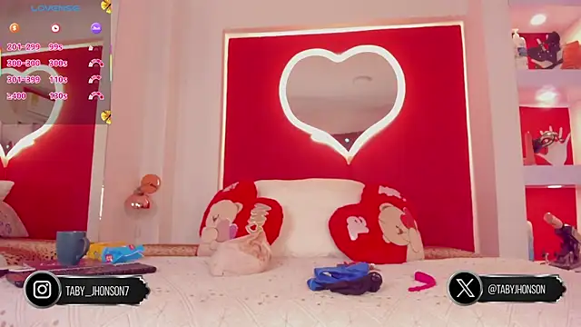 Snapshot of TabyJhonson chatting on 10/09/25, 12:47 TabyJhonson online show from 10/09/25, 12:47