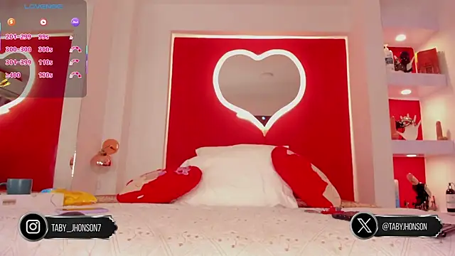 Snapshot of TabyJhonson chatting on 10/11/25, 01:31 TabyJhonson online show from 10/11/25, 01:31