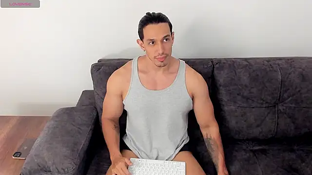 Snapshot of Lorenzoferrec chatting on 06/06/26, 02:27 Lorenzoferrec online show from 06/06/26, 02:27